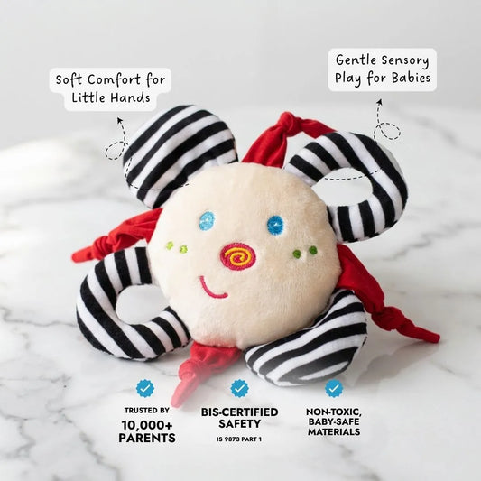 Buy Snuggle Clutch - High contrast sensory soft toy for babies Online - Lillbud 